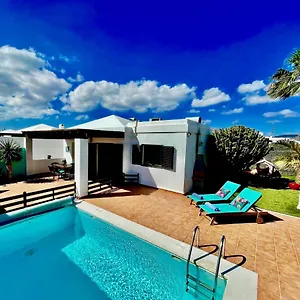 https://villa-arianne.in-canary-islands.com